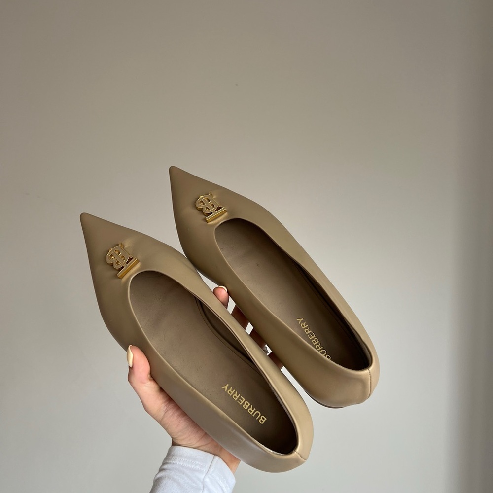 Burberry Tan Flats Sleek Minimalist Design